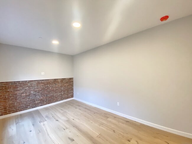 Photo - 51 Wall Street Unit 4