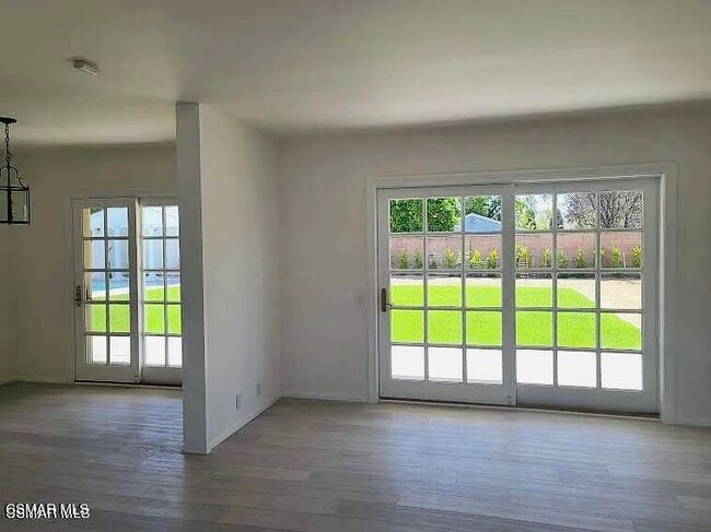 Photo - 1574 Norwich Ave