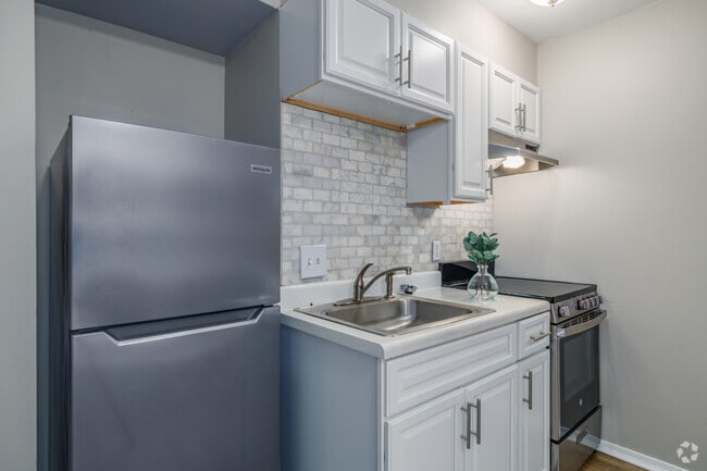 Studio - 400SF - Kitchen