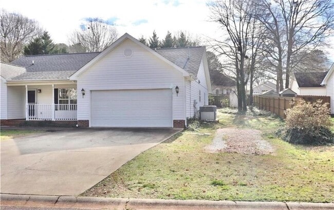 1101 Ravenswood Dr