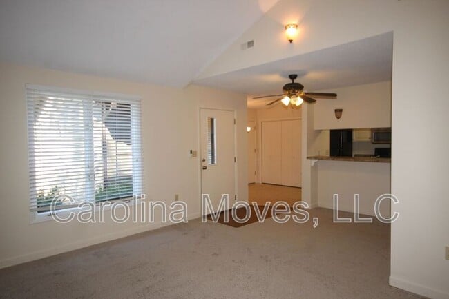 Photo - 324 Skylark Cir