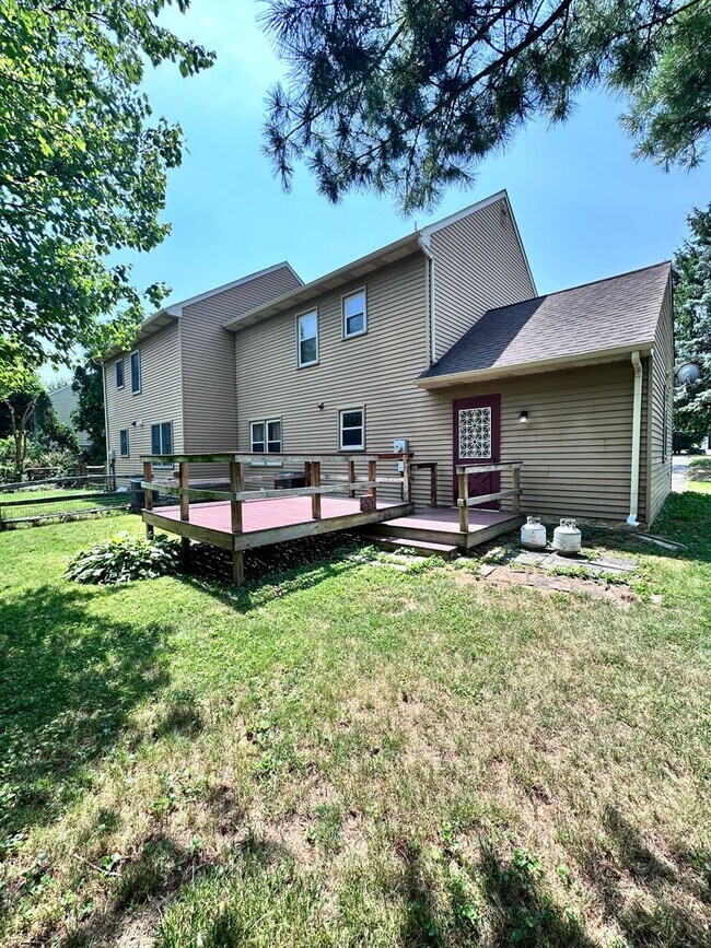 Charming 3 Bedroom Home in East Petersburg... Rental House Rental in