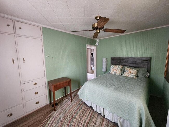 Photo - 956 Circle Dr