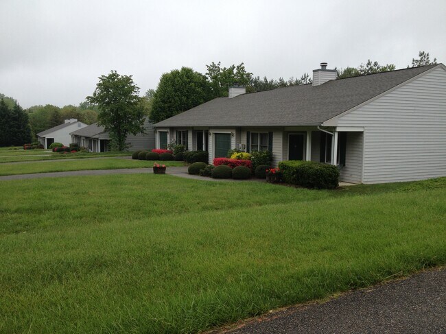 Photo - 188 Oldfield Rd Townhome