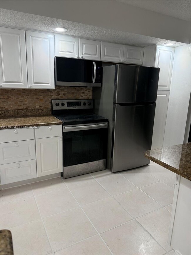 Photo - 5220 Las Verdes Cir Unidad 114