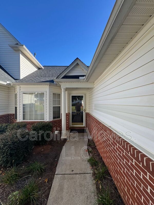 Photo - 500 Cliffview Ct