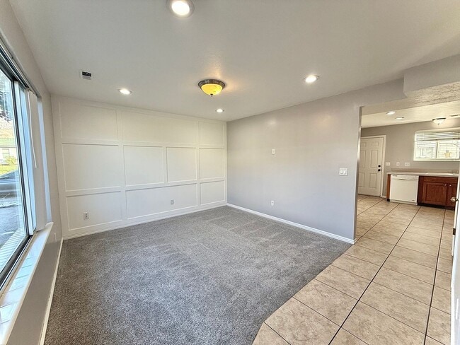 Photo - 3 Bedroom Layton Townhome Available Now