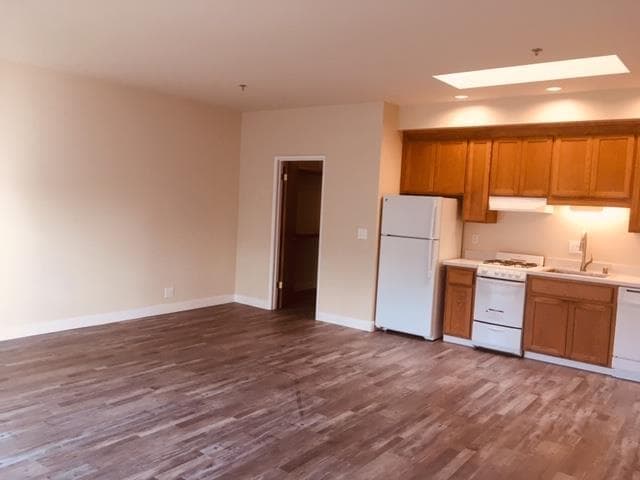 Photo - 1047 El Camino Real