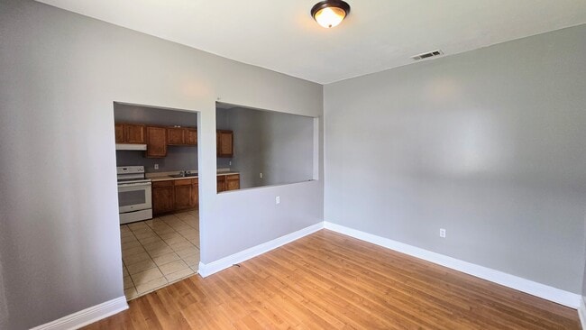 Photo - 2600 Annette St