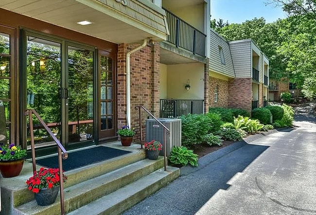 Building Photo - 553 Sloop Rd Unit 48 Rental