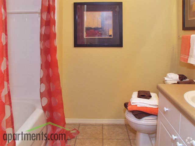 Primer cuarto de baño - College Station