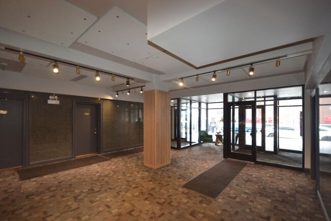 Photo - 4180 N Marine Dr Unit APT 205
