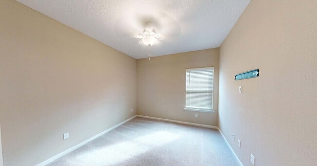 Photo - 3965 Cloverdale Ct
