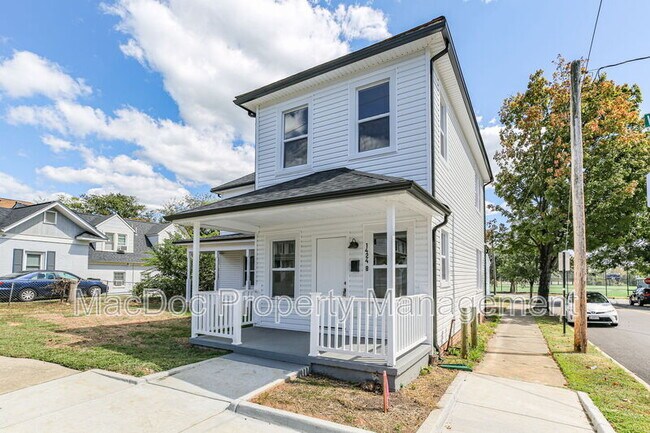 Photo - 1424 William St Unit B