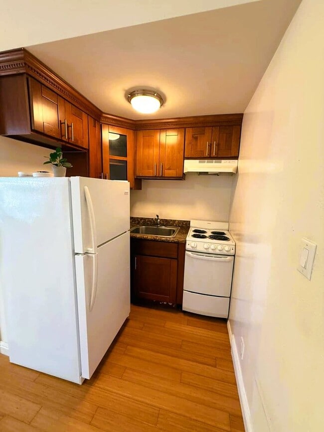 Photo - 563 Steiner St Unit #4