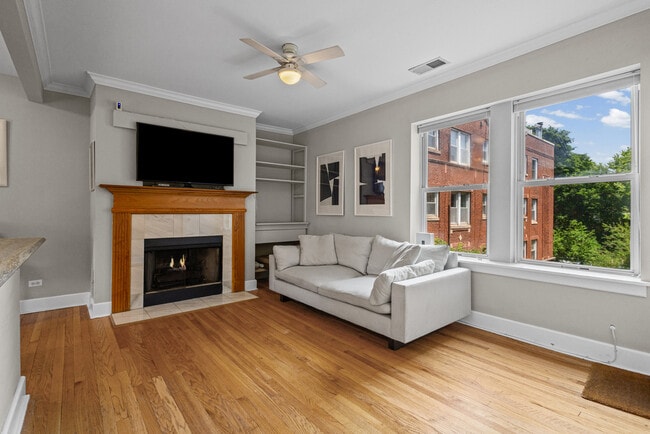 Photo - 3454 N Janssen Ave Unit 2D