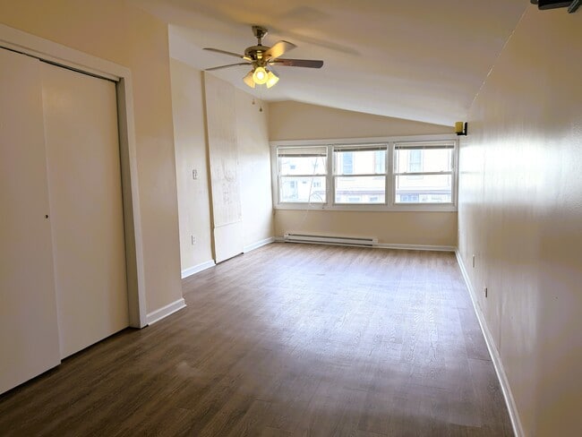 Photo - 301 S Robinson Ave