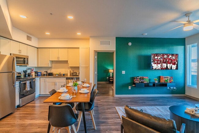 Photo - 9600 W Georgia Ave Unidad ID1369230P