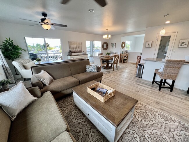 Photo - 451 Lanae Way