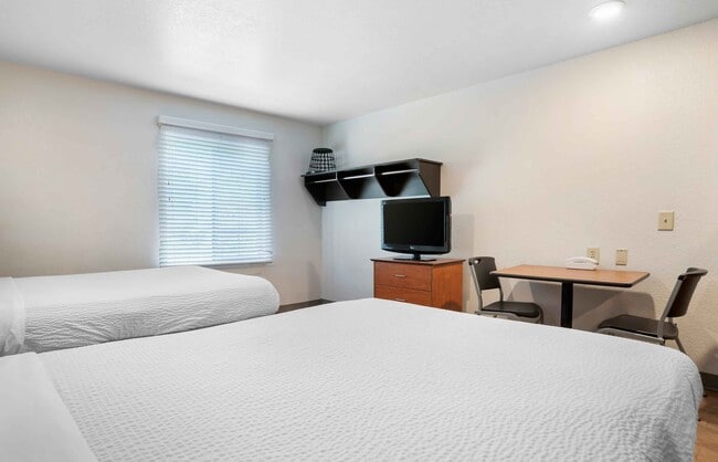 Furnished Studio-Montgomery