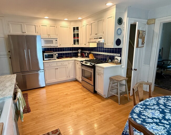 Photo - 61 Mansfield Ave