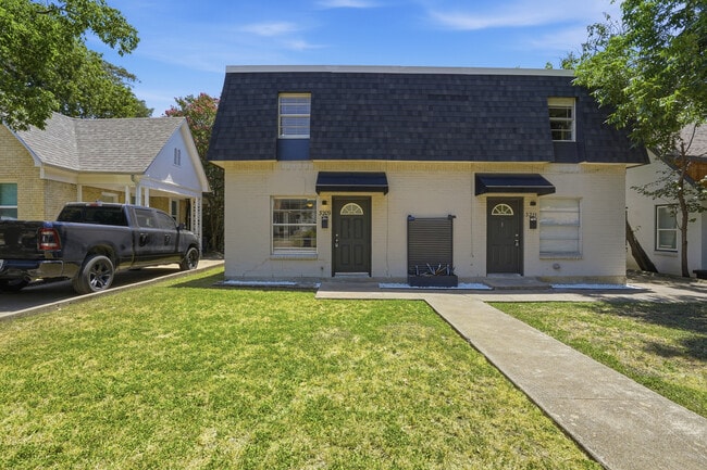 3211 Rogers Ave