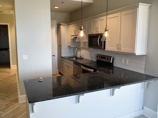 Lamar Life 2 bd/2 ba