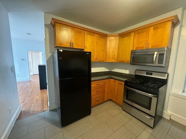 Photo - 241 Maverick St Unit 2