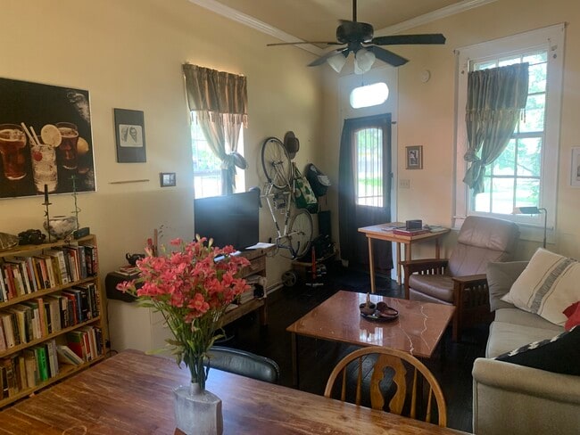 Photo - 2402 Saint Bernard Ave