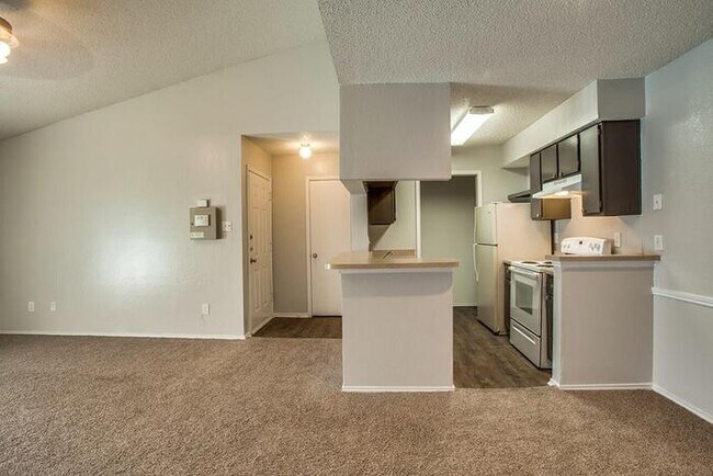 Photo - 7272 Marvin D. Love Fwy Unidad b3