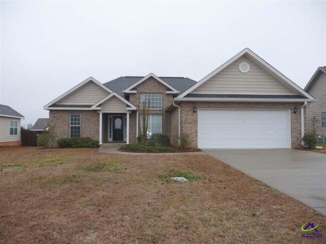 Building Photo - 113 Cedarland Dr