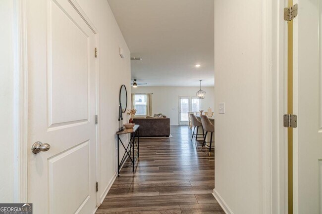 Photo - 222 Knightsbridge Ln