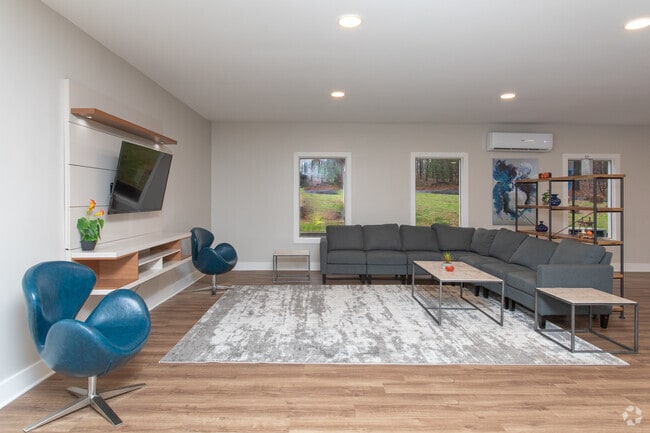 Clubhouse - Parks At Utoy Creek