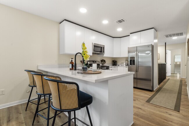 Magnolia Condominiums