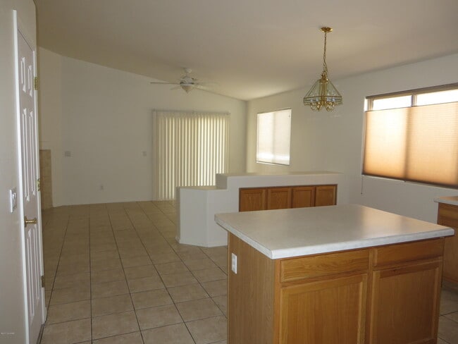 Photo - 570 W Faith Dawn Ct