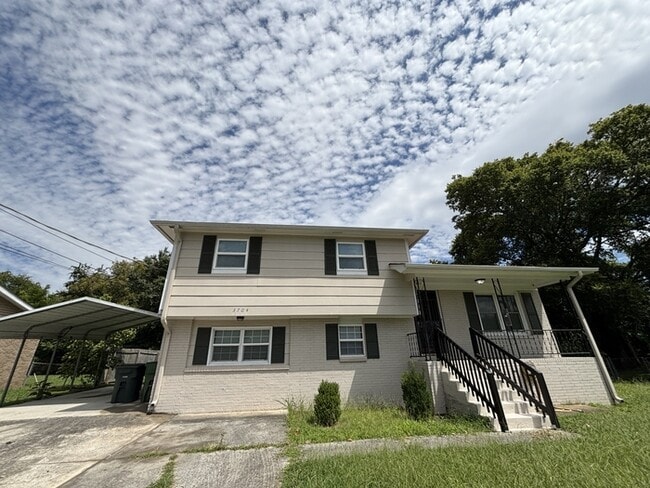 Building Photo - 3704 Timbercrest Dr NW Rental
