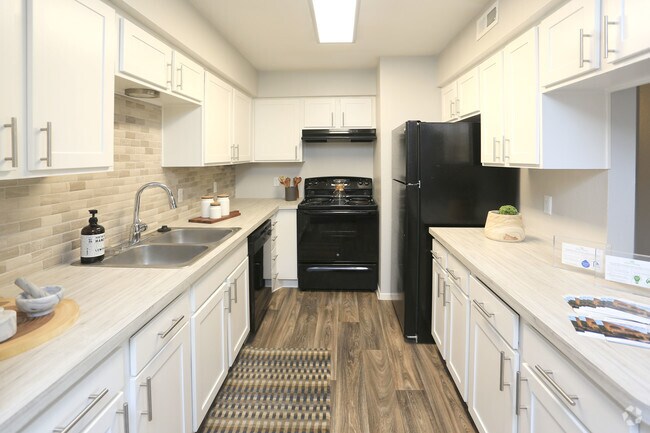 2BR 1BA- Kitchen