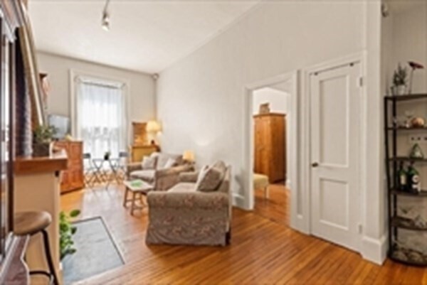 Photo - 167 Beacon St Unidad 8