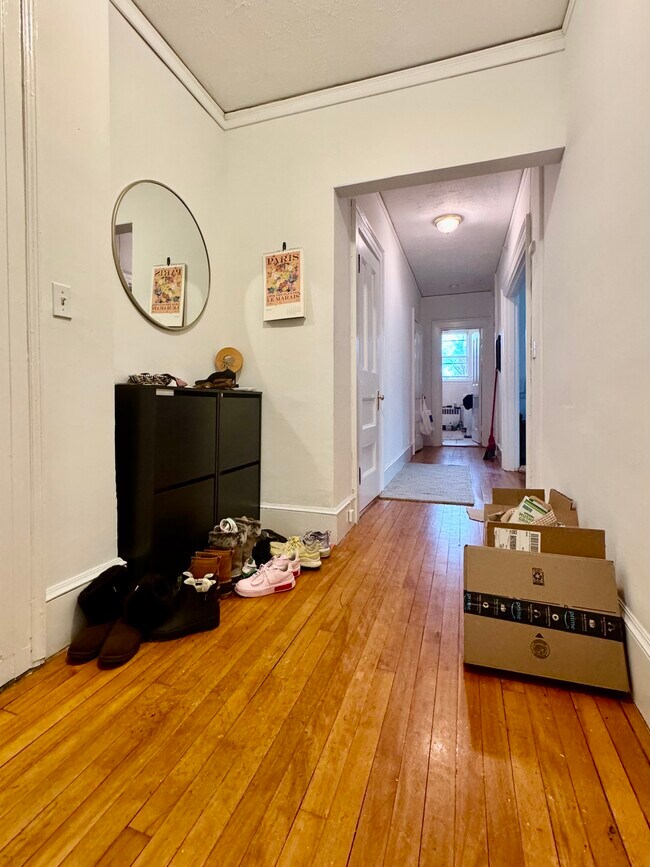 Photo - 447 Centre St