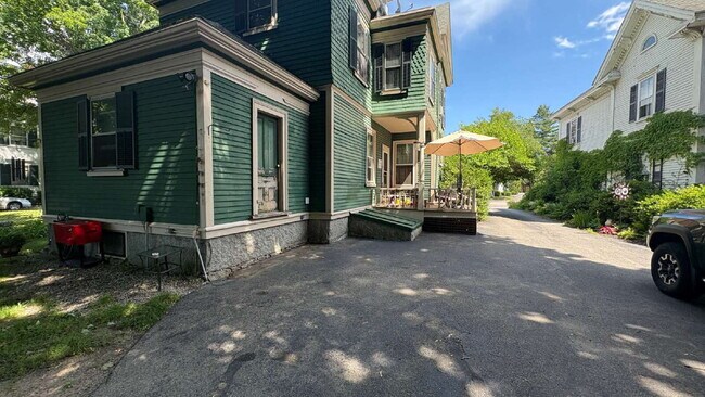 Stunning 3BR + Office Victorian Home with 6 Off-Street Parking Spaces – Flexible Mid- to Long-Ter...
