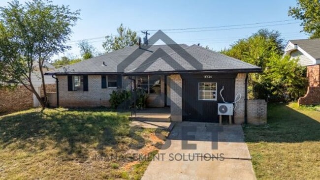 Photo - 4 bedroom 1 bathroom home in Midwest City!