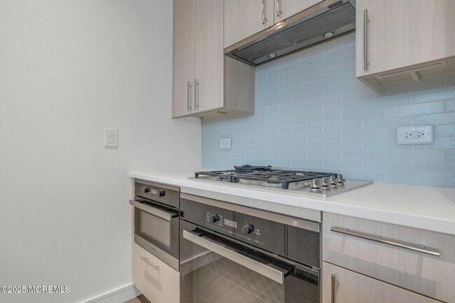 Photo - 15 Morris Ave Unidad 221