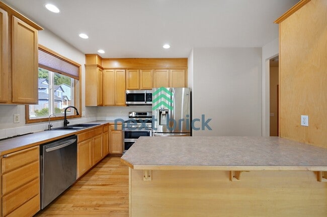 Spacious 4-Bed Retreat in Lynnwood with 3.5 Baths and 2,224 Sq. Ft. of Comfort!