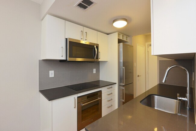 Building Photo - 99 Tyndall Ave Unit 101