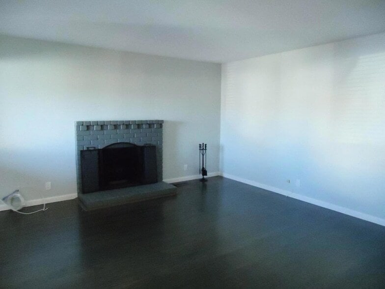 Photo - 628 Grove St