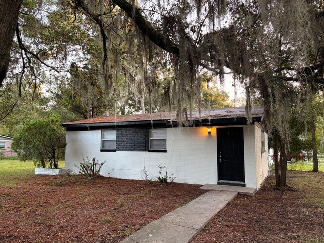 Updated & Affordable 2/1 Gem in Westside Jax! - Updated & Affordable 2/1 Gem in Westside Jax!