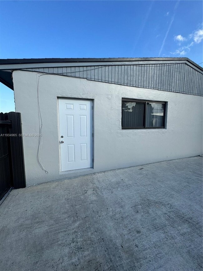 Photo - 3300 NW 209th Terrace Unidad B