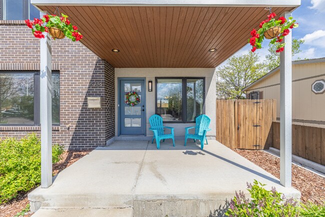 Photo - 2008 S Galapago St Townhome