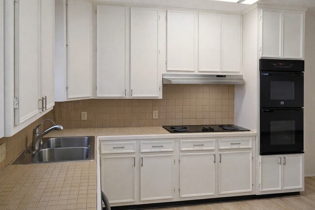 Photo - 5315 Bayway Dr