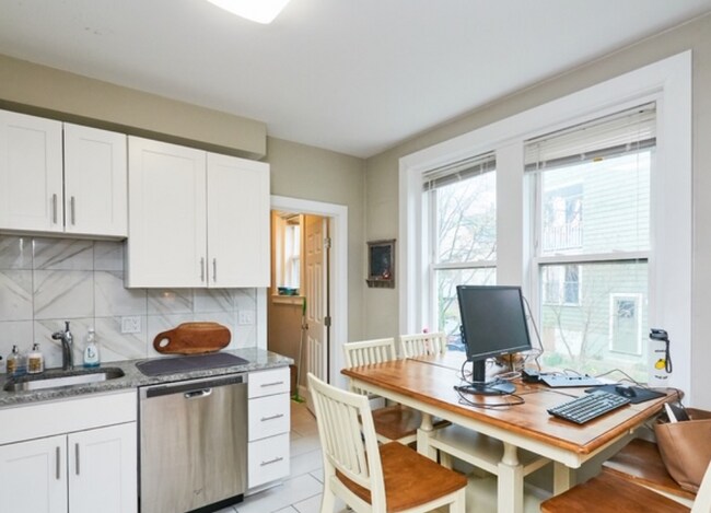 Photo - 6 Leicester St Unit 1